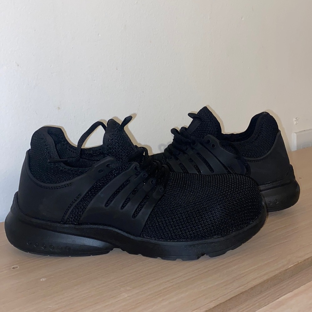 DYKHMILY BLACK SHOES